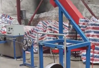 鼻梁條專用打盤機生產(chǎn)現(xiàn)場