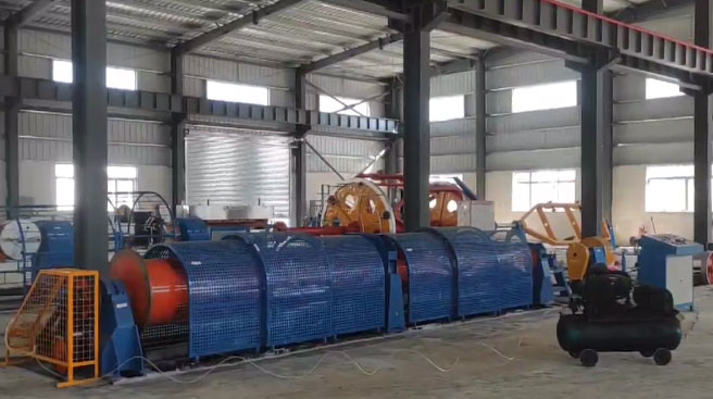 臺山市富成電線電纜有限公司設(shè)備 管絞機GJ400－1+6-1250型安裝現(xiàn)場