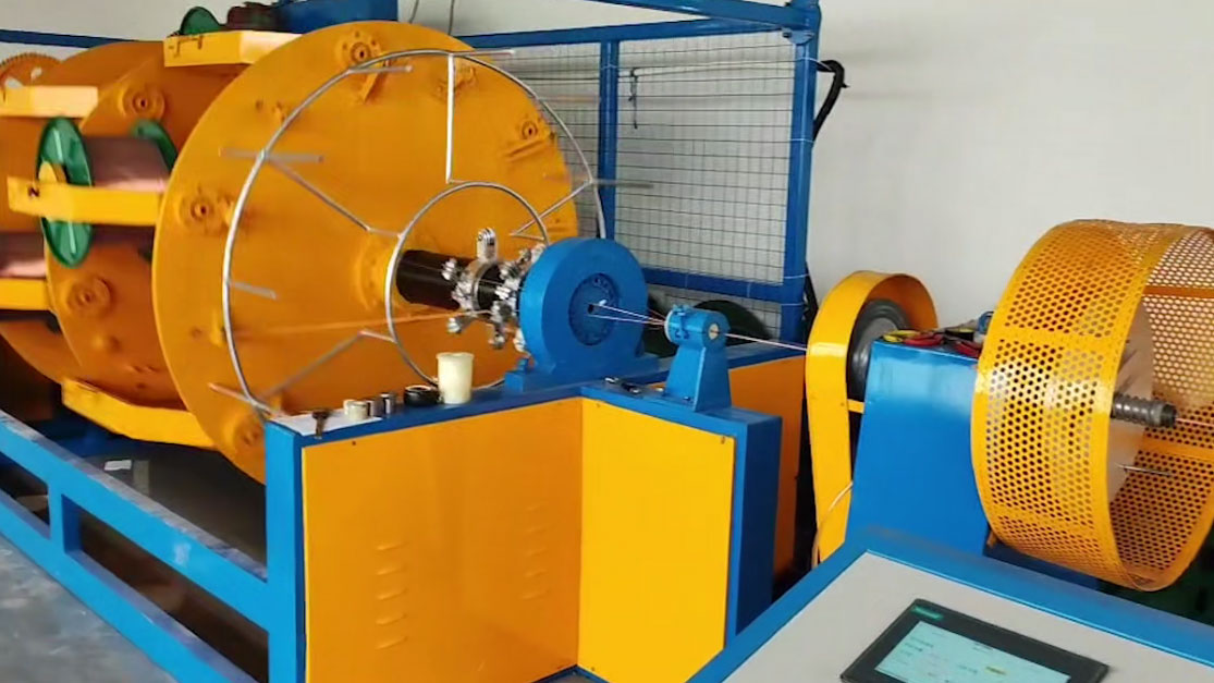 安裝在廣水環(huán)通電子科技有限公司 PLC成纜機(jī)CL500-1+12GR型生產(chǎn)試機(jī)現(xiàn)場(chǎng)