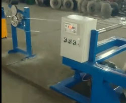 安裝在河南蘭興電力機械有限公司 復(fù)繞倒線計米機組FRD630-800型生產(chǎn)現(xiàn)場