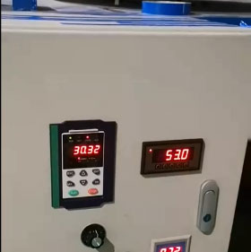 山東皓翔機電有限公司 磁粉式鋼帶復(fù)繞機CGFR700-700型生產(chǎn)現(xiàn)場