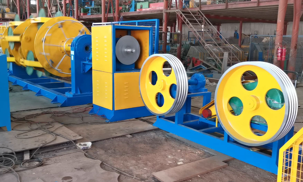 PLC變頻控制成纜機(jī)CL630-1+9GR型